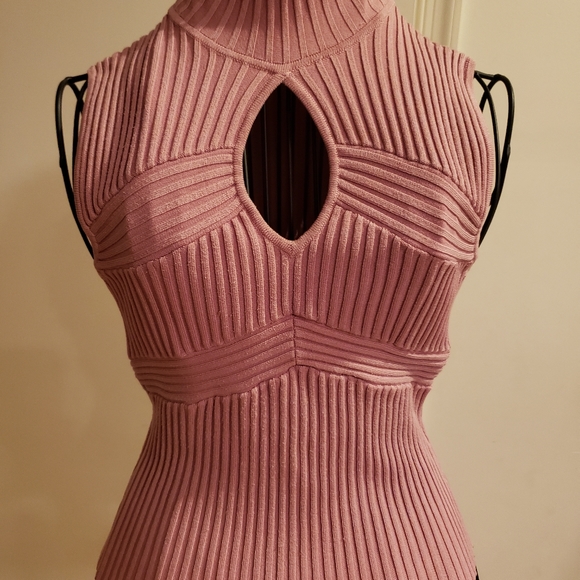 Women's Bebe Keyhole Ribbed Sleeveless Top - Picture 4 of 4